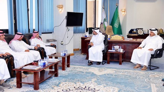 Najran Chamber Secretary-General Dr. Khalid bin Mohammed Al-Dajnah held a meeting in his office with the Chairman of the Chamber’s Health Committee, Mr. Ahmed bin Mohsen Al-Rasha.