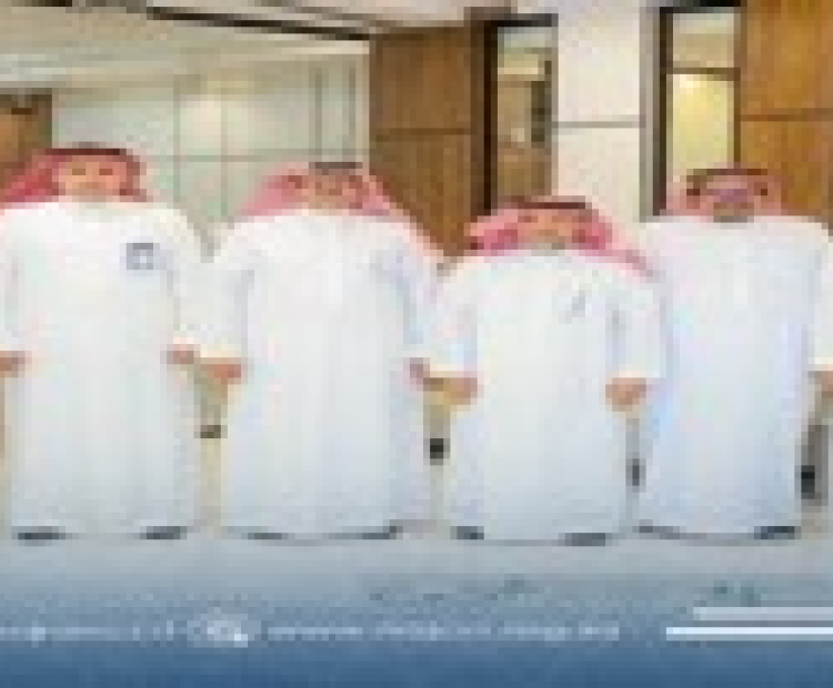 The First Deputy Chairman of the Board of Najran Chamber of Commerce, Mr. Salem bin Mohammed Al Khamsan, accompanied by the Chairman of the Health Committee at the Chamber, Mr. Ahmed bin Mohsen Al Rasha